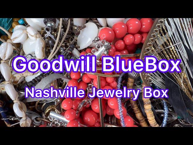 GOLD? 925? Goodwill BlueBox 5 Pound Mystery Jewelry Box #unboxing #jewelry #gold #vintage #gems