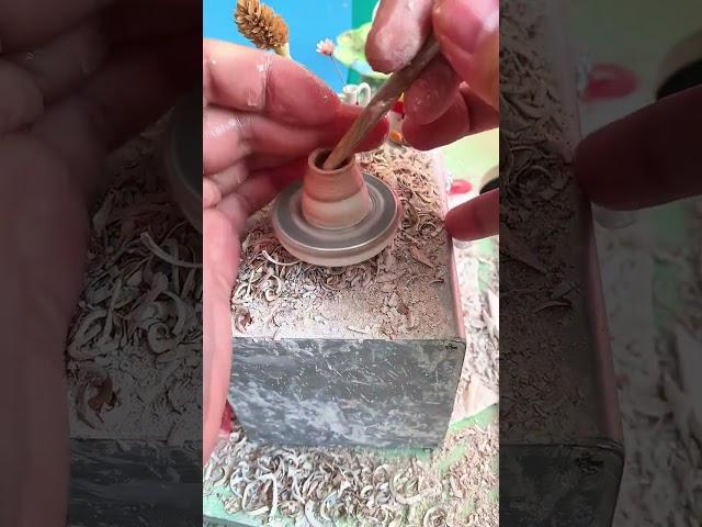 Handmade mini colorful vases, the process is fun and interesting #CreativeHandmade #FingertipPottery