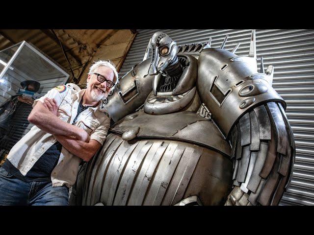 Adam Savage Meets The Fifth Element's Mondoshawan Costume!