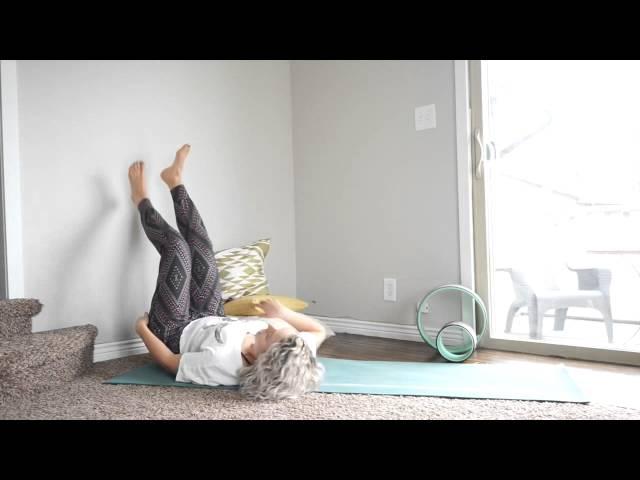 15 minute Gentle Beginner Bedtime Yoga Part 1