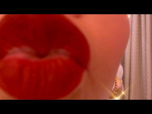 ASMR- Fast and slow red lip kisses for tingles and sleep ️