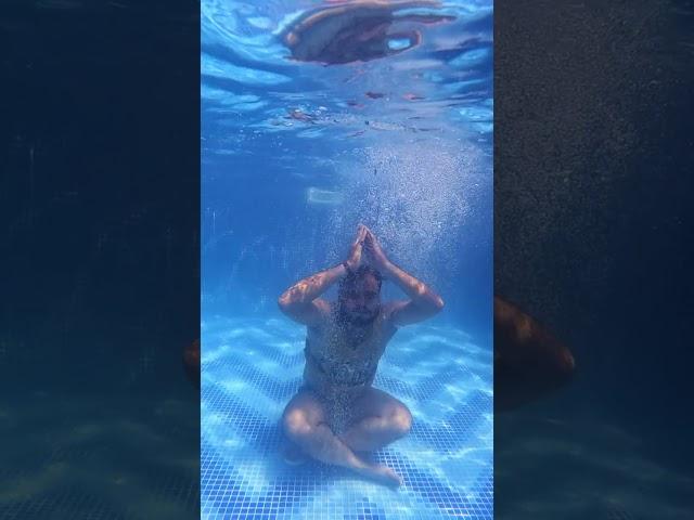 Swimming pool Yoga