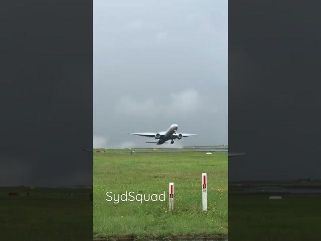 EPIC Fluffy United 777-300/ER Take-off at Sydney Airport! Plane Spotting live streams by SydSquad