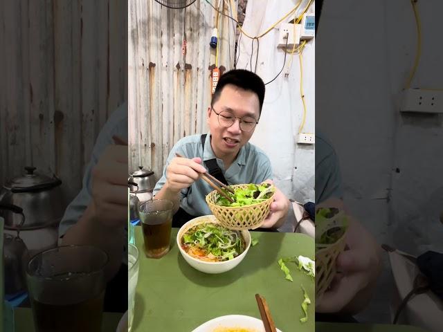 我台灣老公回越南，每天都吃草Anh chồng Đài Loan về Việt Nam hơn 1 năm, ngày nào cũng ăn cỏ #在越南的生活 #越南老婆