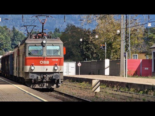 Doppeltraktion ÖBB 1144 mit Güterzug