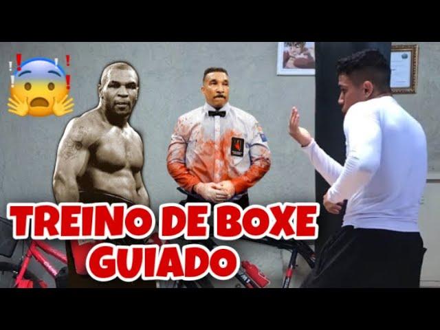 {Treino guiado} Combinação de golpes com esquivas #luta #treinodeboxe #boxe