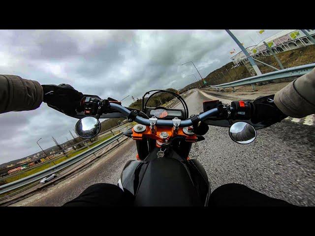  KTM 690 SMC-R AKRAPOVIC [RAW ONBOARD] 