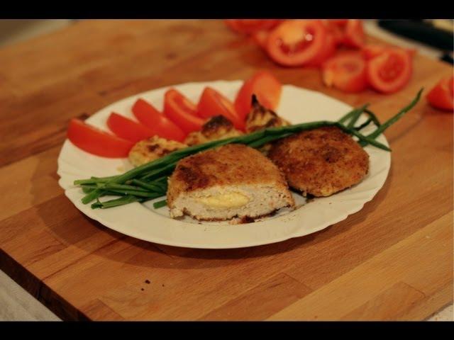 Куриные котлеты. Рецепт котлет с сырной начинкой.
