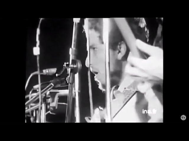 Bob Dylan - Quinn The Eskimo (The Mighty Quinn) [RARE LIVE FOOTAGE - Isle Of Wight 1969]