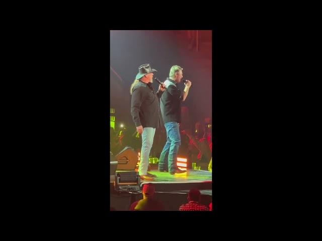 Blake Shelton Smooches Trace Adkins Onstage