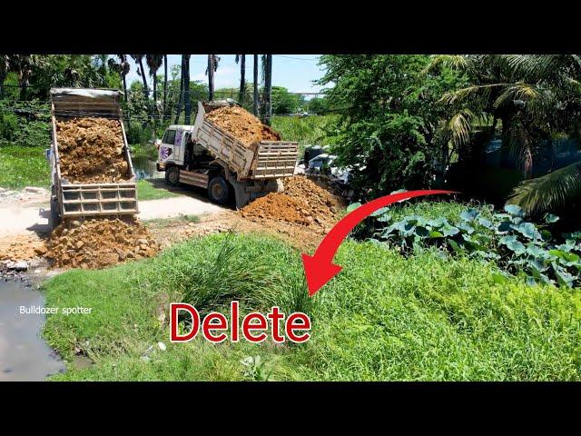 Dump trucks 5T dumping Stone delete pond with Skill operator Bulldozer Working push stone filling up