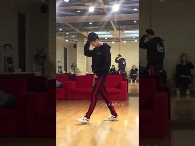 [Dance practice] Wang Yibo  Bunny Ranch