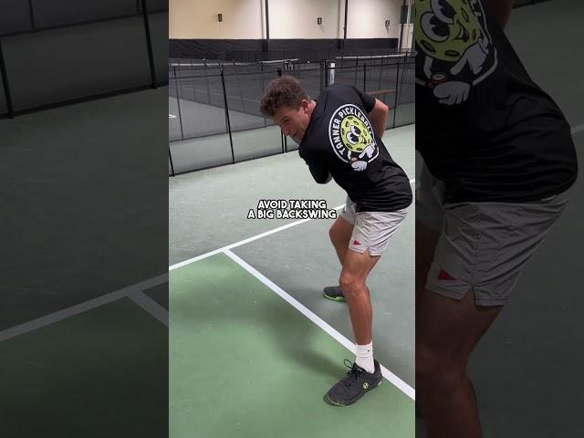 How to hit a PERFECT backhand dink in pickleball! #pickleballtips #pickleball