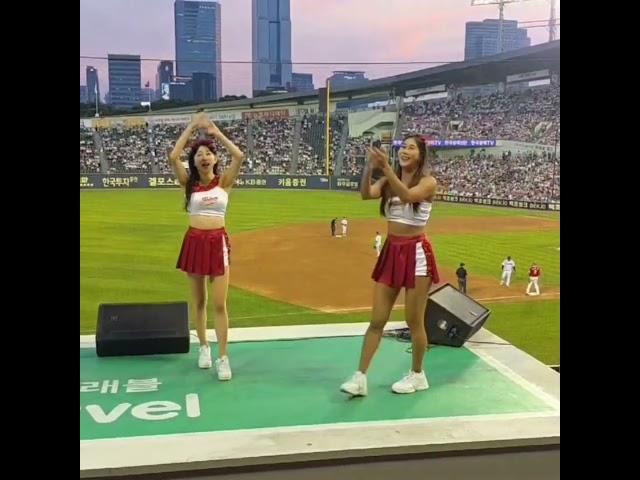 #ssg랜더스#ssg랜더스치어리더"너무 좋아서 넘어지는 배수현치어리더"