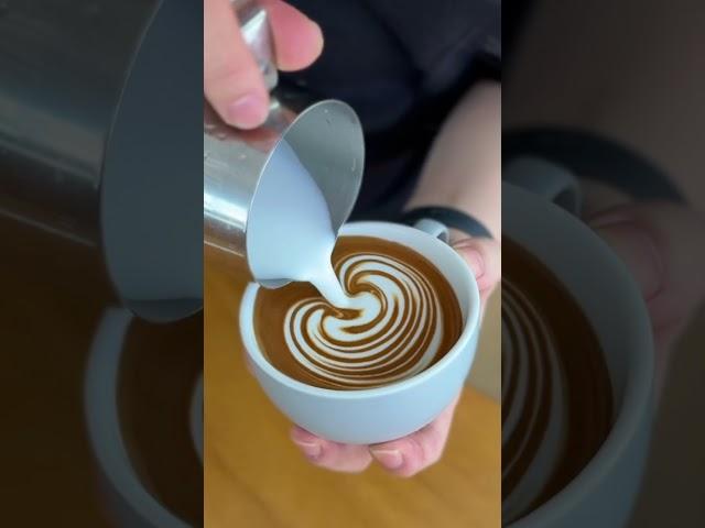 라떼아트 무빙튤립 #latteart #barista #라떼아트