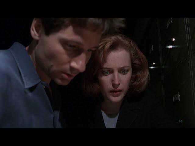 The X-Files - Mulder and Scully see UFO near the Strughold Mining Company [3x02 - Paper Clip]