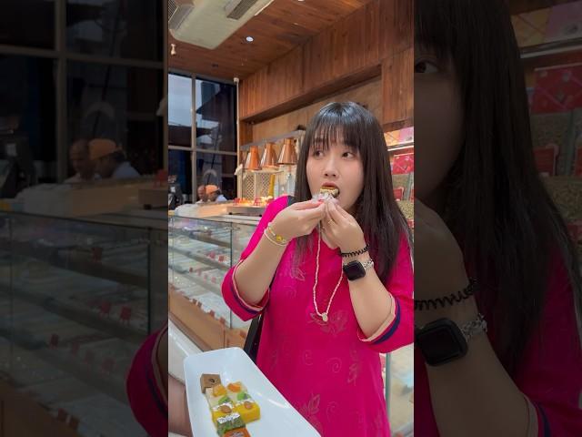 K-Pop Stylist Tastes Lucknow Sweets and Dances with BBD Students@_pujimi