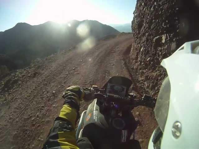 Approaching CUSCO  - Dirt Track - SUZUKI DR 800 BIG