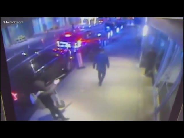 Search underway for suspect in UnitedHealthcare CEO Brian Thompson killing in Manhattan