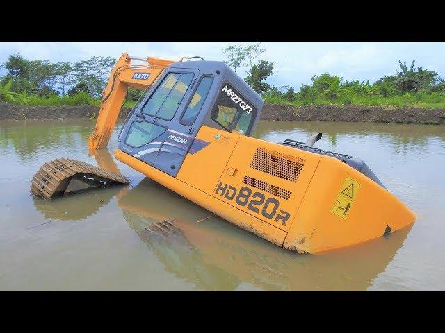 Excavator Stuck And Sink Heavy Recovery Kato HD820R Extended