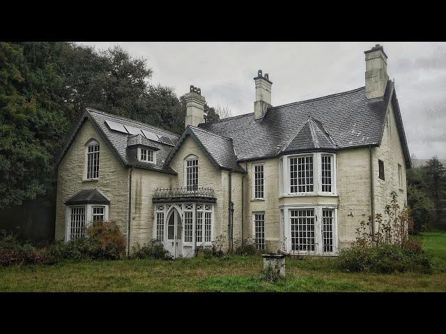 ABANDONED 1700s Georgian Mansion! Found Servants Secret Hidden Living Quarters!