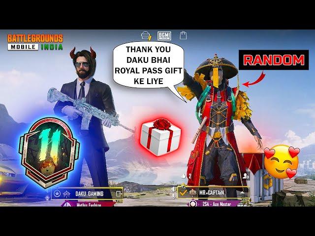  GIFT ROYAL PASS TO RANDOM PLAYER ️ 500 RP GIVEAWAY @youtubestark1110   - DAKU GAMING