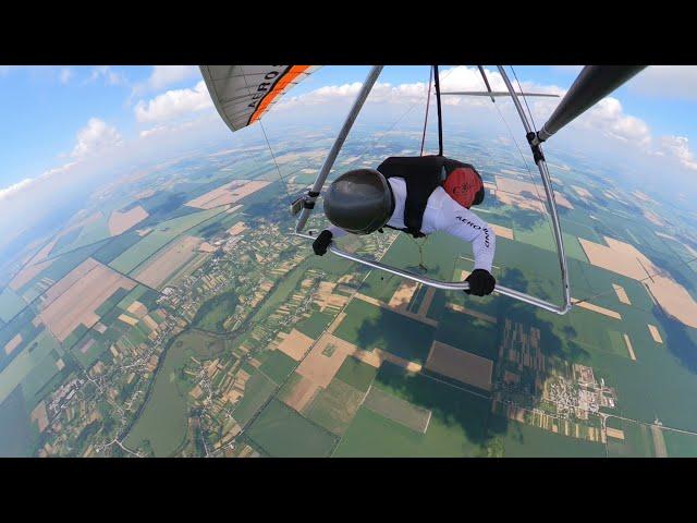 Под облаками над полями! Under the clouds above the fields!