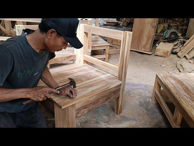 walaupun kayu jati muda bagus juga di buat kursi tamu sudut