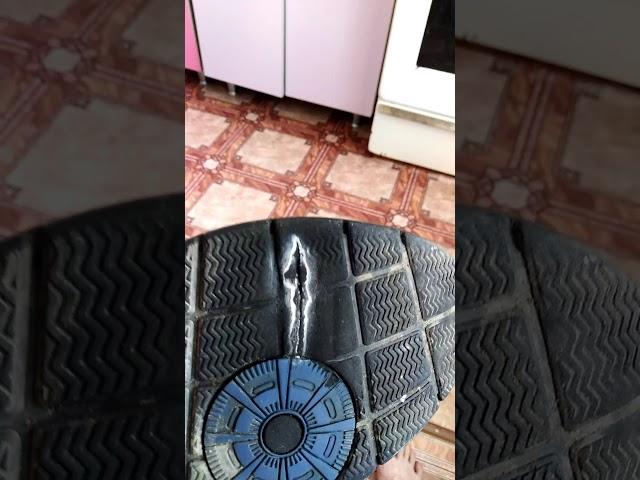 Каким клеем заклеить подошву