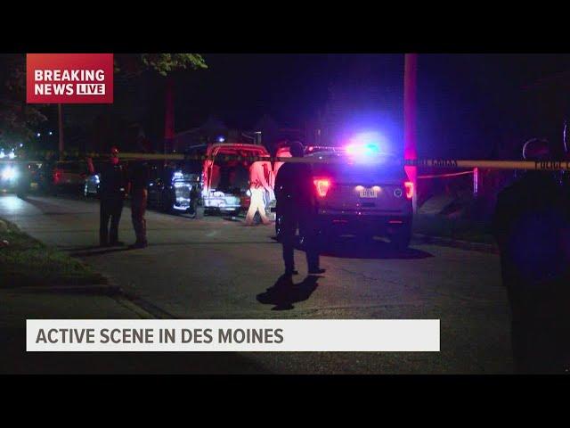 Active police presence along 1400 block of E 17th Street in Des Moines