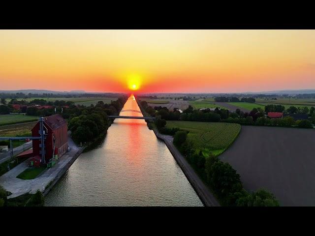 Sonnenaufgang an der St. Johannis Kirche Pollhagen