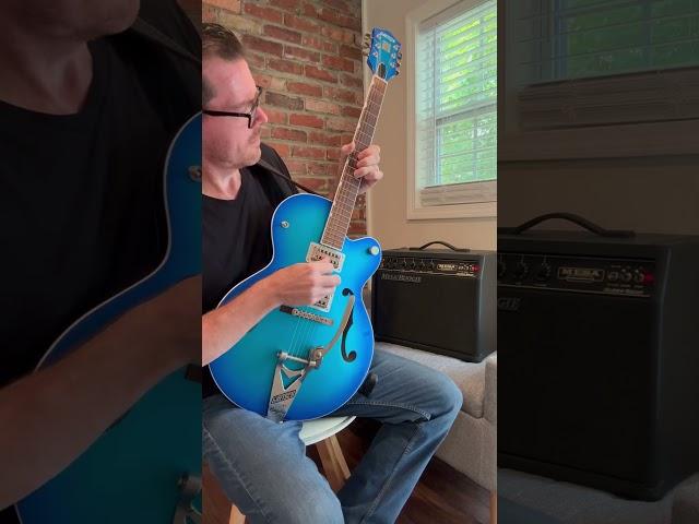 FUNKY FINGERSTYLE BLUES LICK #shortsfeed #guitar #xvive