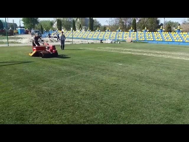 Підсів та піскування спортивних площадок та футбольного поля.