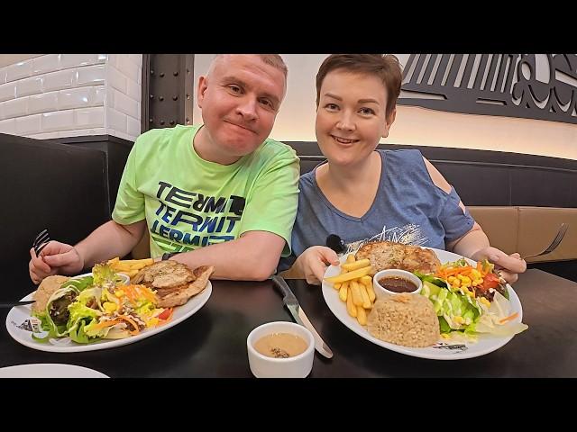 Мукбанг ПИР ЖИВОТА за копейки в Таиланде! Вот такие ШАШЛЫКИ у нас на ДАЧЕ в Паттайе) Ужин в кафе