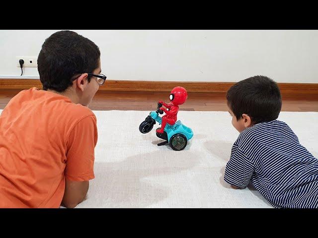 Salonda Spiderman Var. Spiderman in The Hall Fun Kids Video