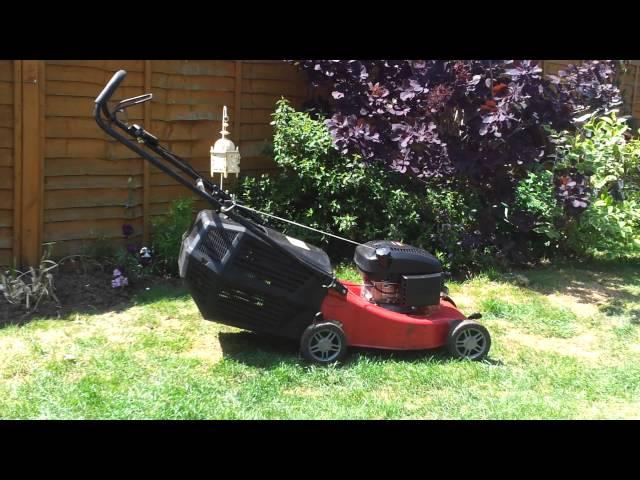 Champion 18 inch cut lawnmower