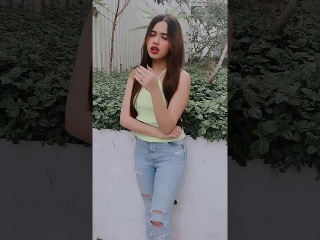 Ek lradki Bheegi bhaagi si.... #jannatzubair  #urvashi #ayaanzubair latest reel video.