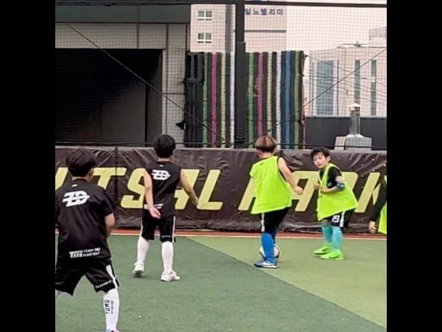 무슨 자석이냨ㅋㅋ  쌩뚱맞게 한 번씩 나오는 퍼스트터치  #bornin2018 #유소년축구 #축구 #u7 #football #터치 #퍼스트터치 #firsttouch