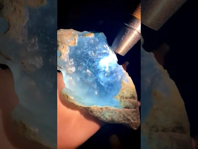 美不美，看大腿#jade #玉 #赌石 #原石 #缅甸翡翠 #珠寶