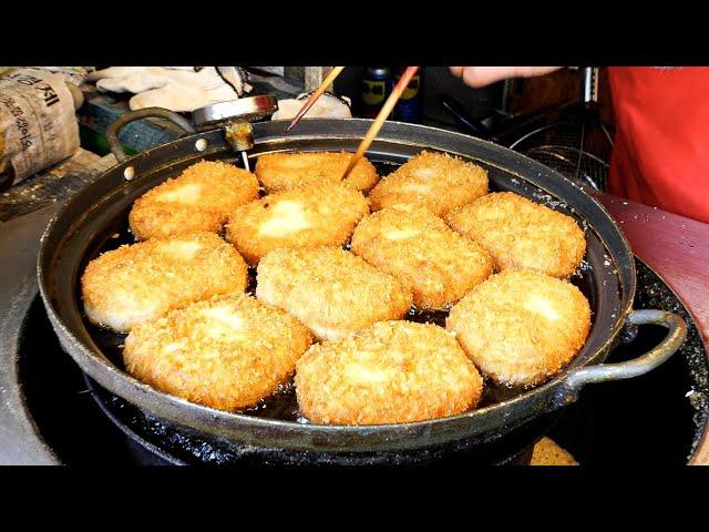 Street Food in Korea! Round and crunchy Korean breakfast, salad bread / Korean street Food