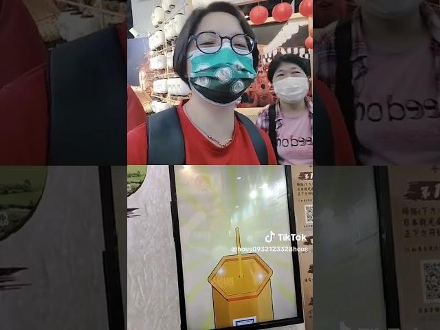 這種人何來誠信可言（對家庭不忠.謊話連篇）製造假象.婚後第一間房子是買你名字.是你偷賣房後才有後面的一堆事情（你真是一個恐怖的人）原來我是那個最笨的人...婚姻內出軌的男人（渣男無誤）說謊的人就是會編