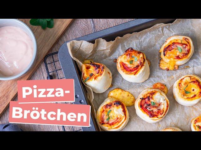 Pizzabrötchen selber machen | SCHNELLSTER Teig (ohne Hefe) Rezept! 