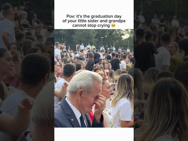 The most supportive grandpa 
