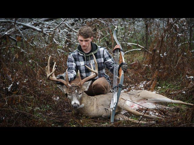 Traditional Bow Hunt | Whitetail Buck w/ a Recurve