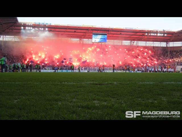 Einlauf der Mannschaften - 1. FC Magdeburg gegen Hallescher FC 3:5 n.E. - www.sportfotos-md.de