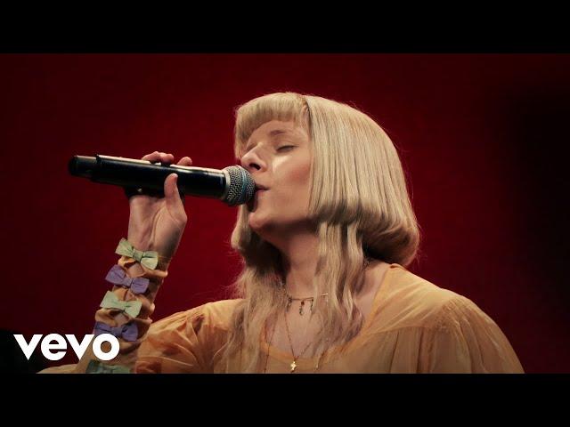 AURORA - Runaway (Live Performance)