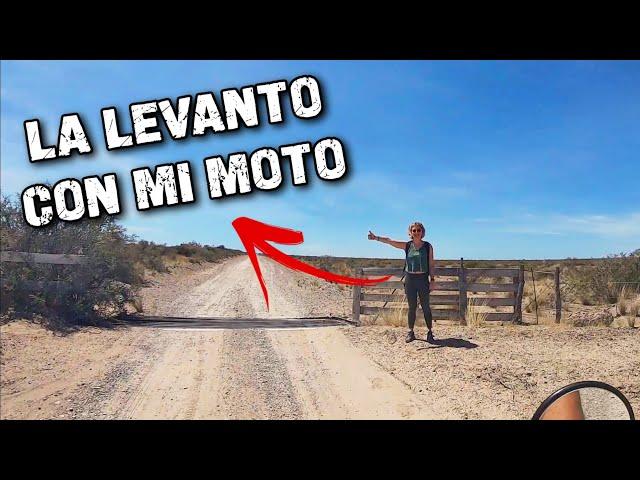 Hacía dedo y la levante con mi moto en la Patagonia | Viaje por Argentina en moto [Cap. 10]