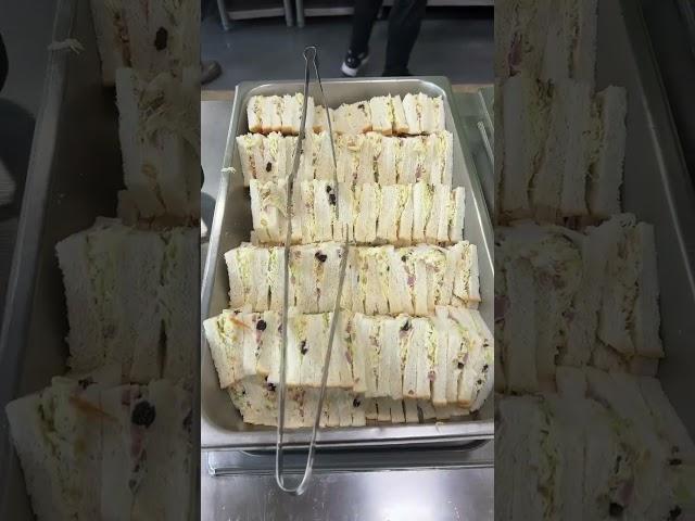 5,500 원 짜리 점심식사 메뉴 돈육사태찜