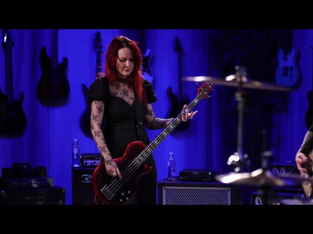 Nadja Peulen and Meegs Rascon of Coal Chamber Perform "Fiend"