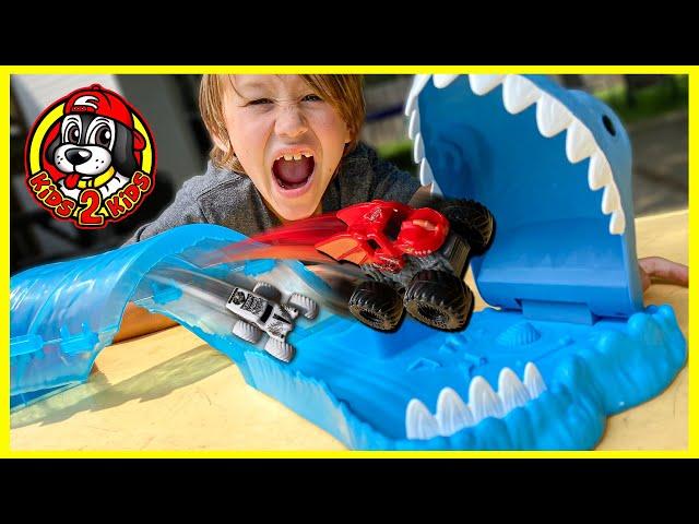 Monster Jam Toy Trucks UNBOXING  Megalodon Race & Chomp Playset (Mini Mystery Series 3 Dragonoid)